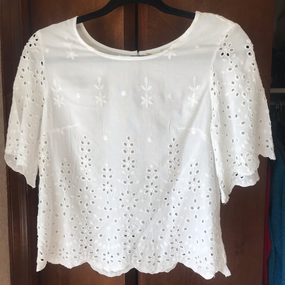 White lace 3/4 sleeve top - Picture 2 of 3